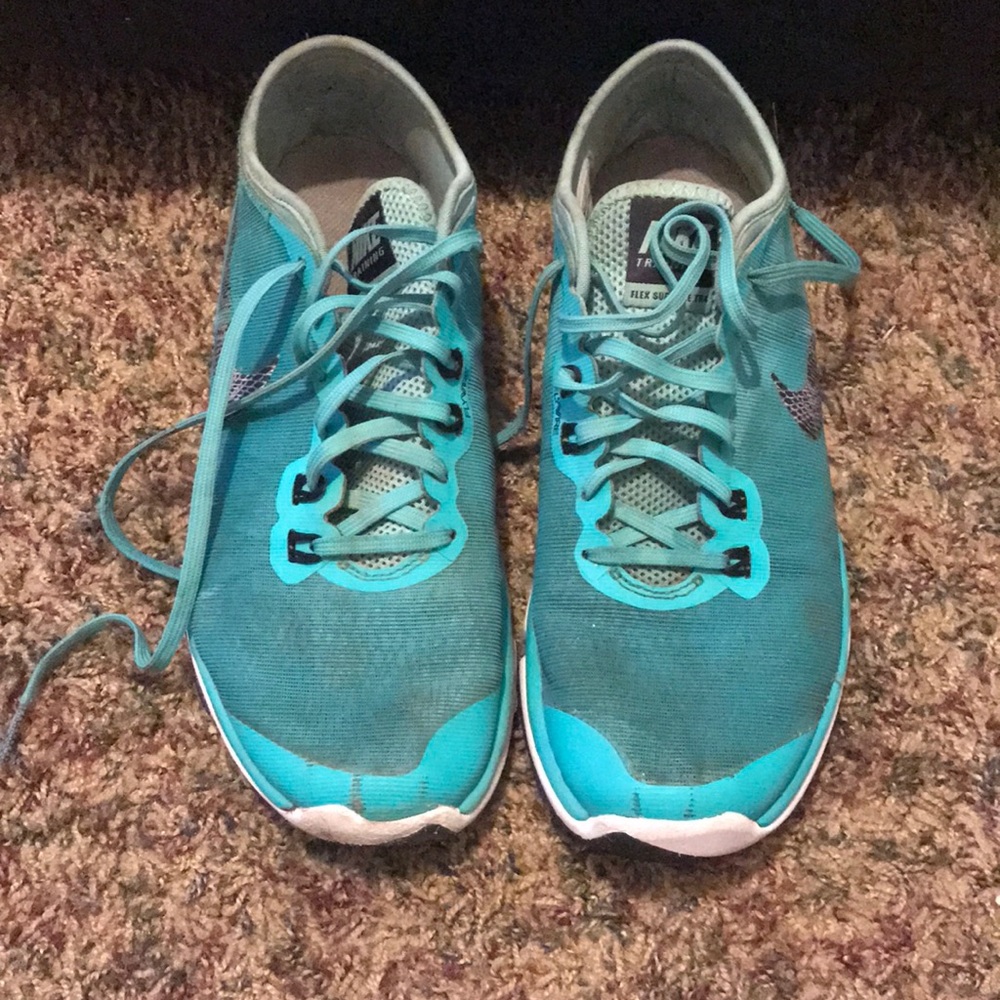 Teal Nike’s